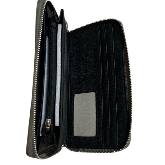 Steve Madden Women’s Olive Faux Leather Zip Around Wristlet Wallet NWT - Picture 4 of 5